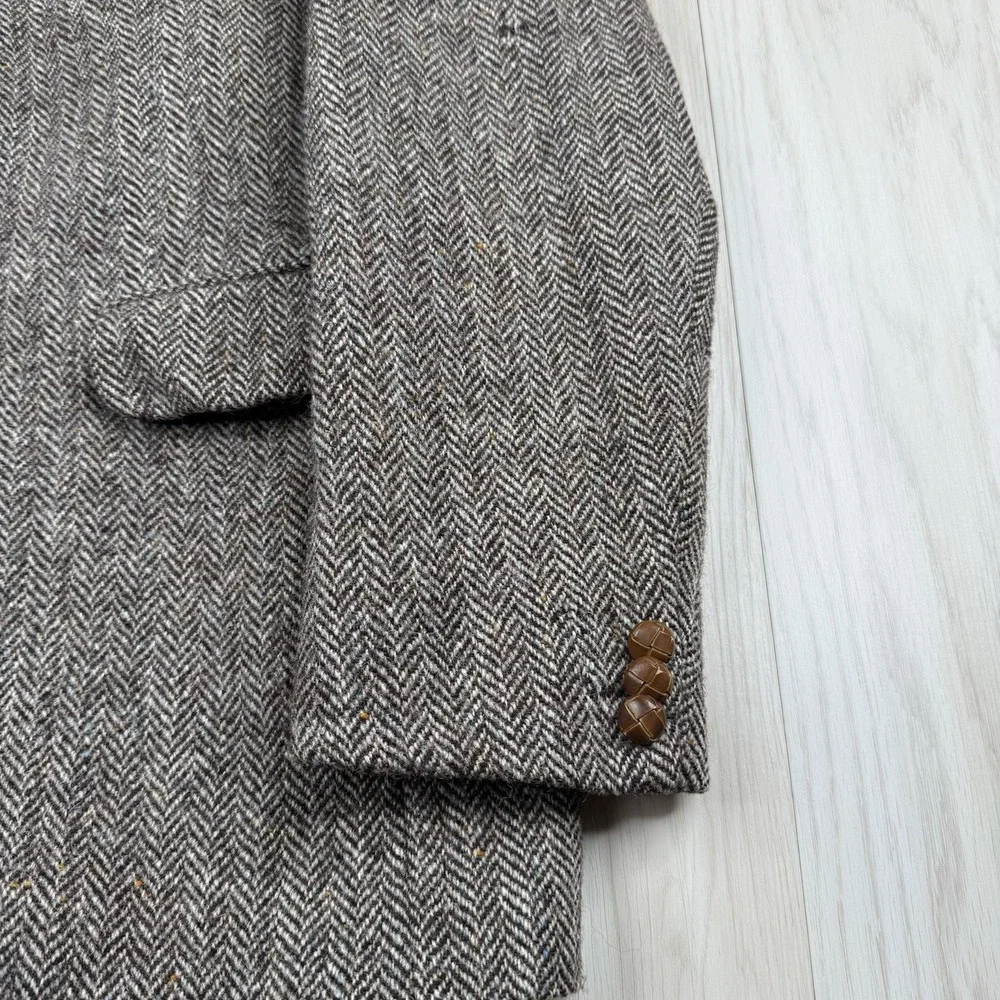 Vintage HARRIS TWEED Blazer Jacket Wool Herringbone Sport Coat Men's Size 42R